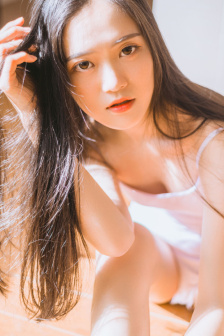 《年轻女教师》免费观看